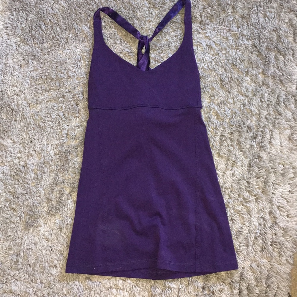 Lululemon size 4 top